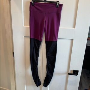 EUC Alo Yoga Airbrush High-Waist Highlight Goddess Leggings in Dark Plum/Black